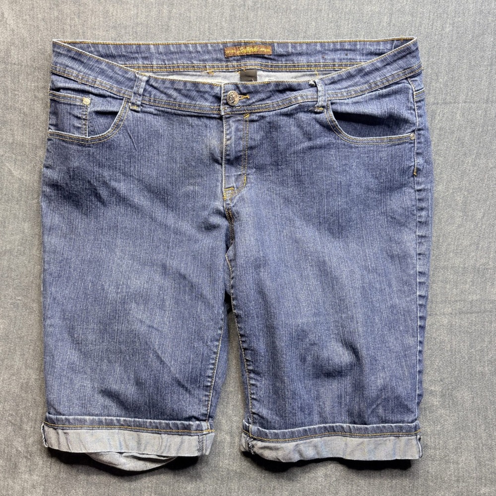 Southpole Women's Denim Bermuda Shorts Size 24 Blue Y2K Embroidered Cuffed Jean